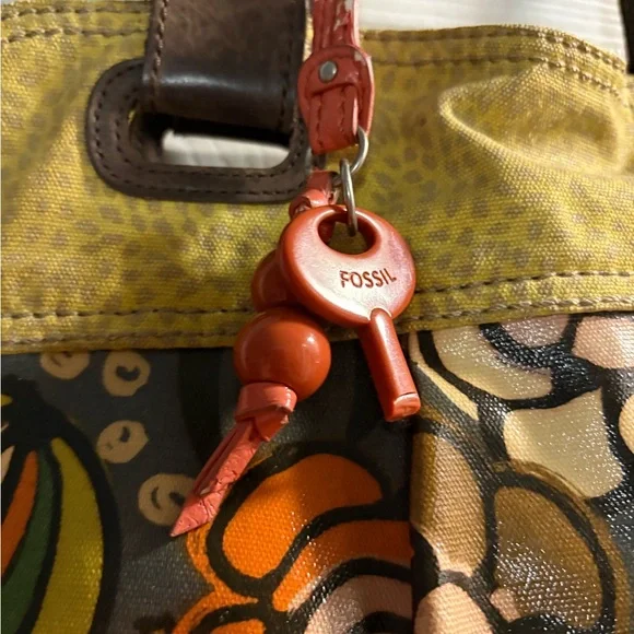 Chic Floral Shoulder Bag - Yellow and Brown 3 piece Key-Per Fossil Set Like New - Picture 3 of 16